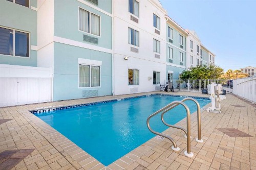 Comfort Suites Fernandina Beach at Amelia Island - image 12