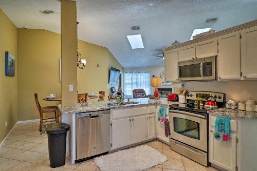 Family House with Yard - 1mi to Fernandina Beach - image 11