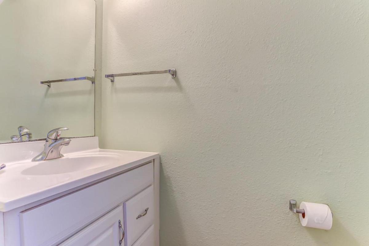 2158 S Fletcher B - image 3