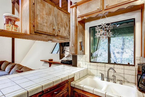 Yosemite Creekside Birdhouse - image 4