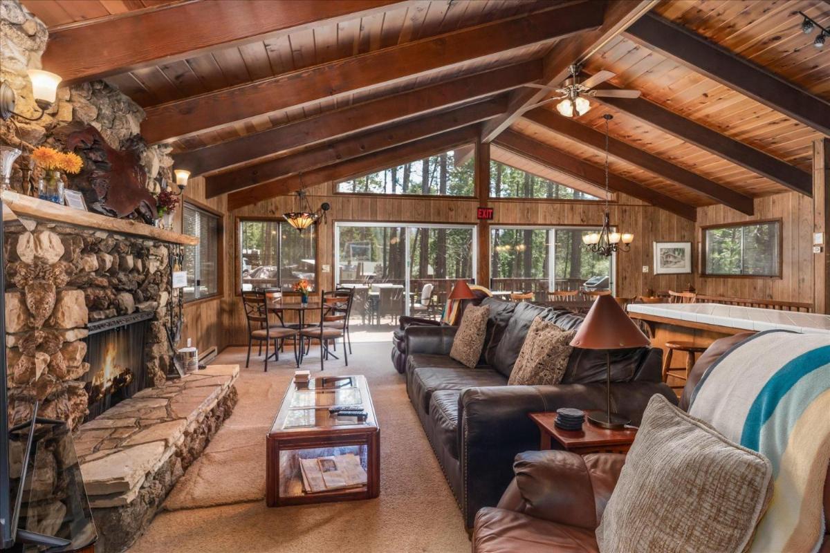 Papa Bear Cabin - 3BR/3BA Home - image 4