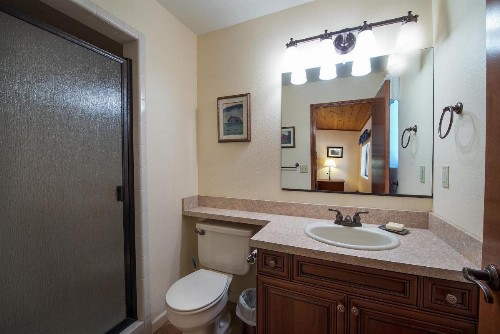 Bruin's Den - image 18