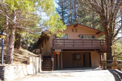 99 Yosemite Mountain Lodge - image 1