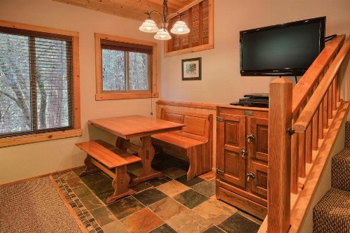 1L The Tree House - image 7
