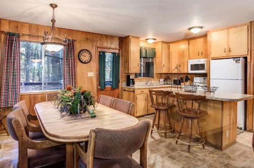4 Pine Creek Cabin - image 5