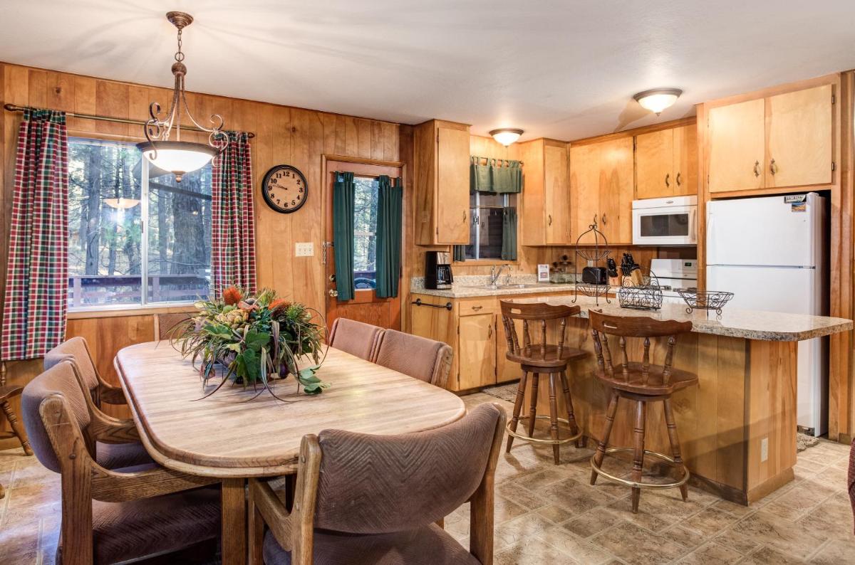 4 Pine Creek Cabin - image 5