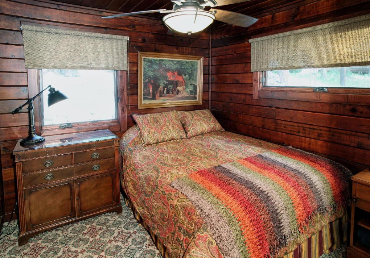 9 Boot's Haven - image 7