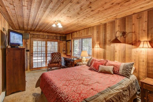 17B Tylers Timber Lodge - image 2