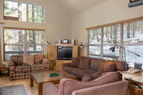 7S Wawona Chalet - image 3
