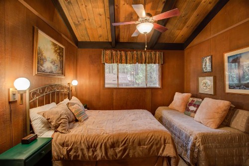 18B Hiltbrand Hangout - image 7