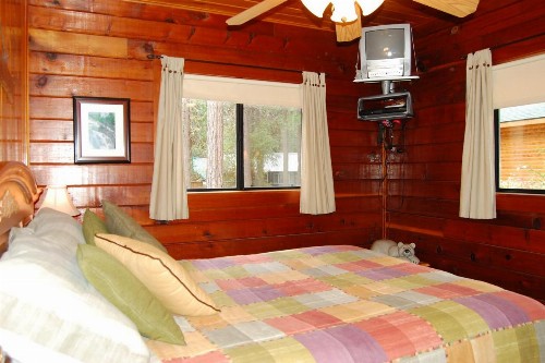 35 Cubbys Den - image 4