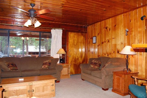 35 Cubbys Den - image 6