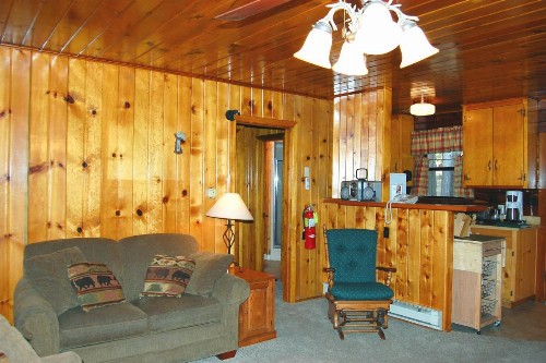35 Cubbys Den - image 7