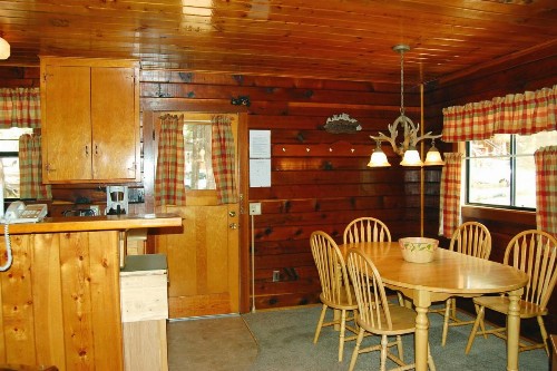 35 Cubbys Den - image 8