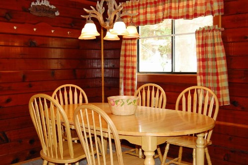 35 Cubbys Den - image 9