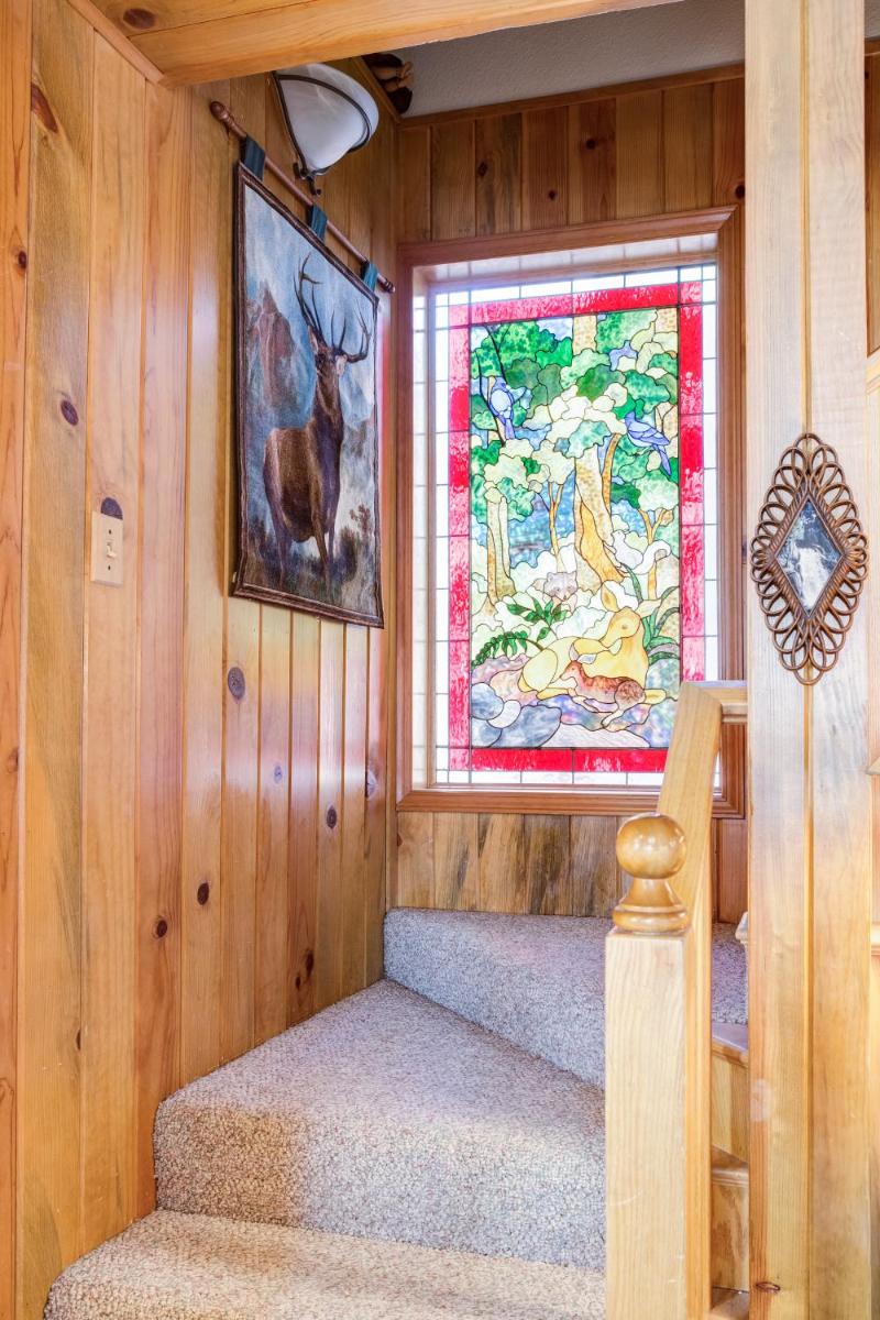 7 Cedar Lodge - image 6