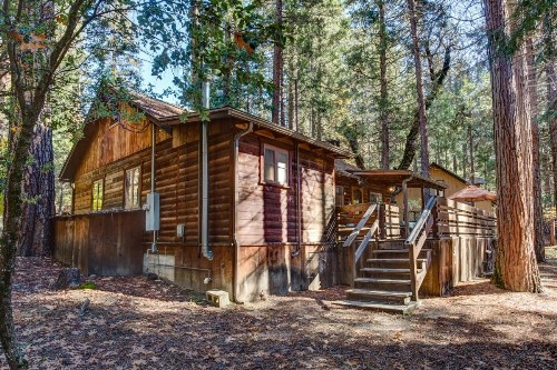 53 Creekside Cabin - image 8