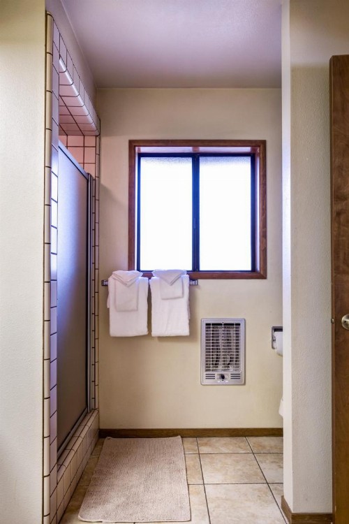 40 Coyles Cabin - image 11