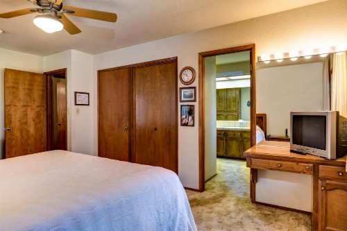 40 Coyles Cabin - image 12