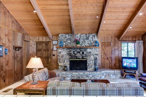 40 Coyles Cabin - image 9
