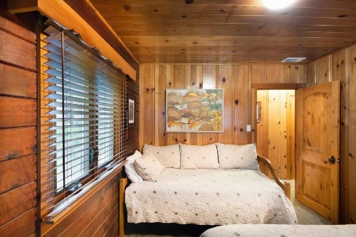 48 Sugar Pine Suite - image 12