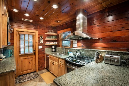 48 Sugar Pine Suite - image 6