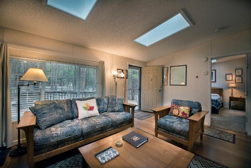 42R Rosenberg's Creekside Cabin - image 8