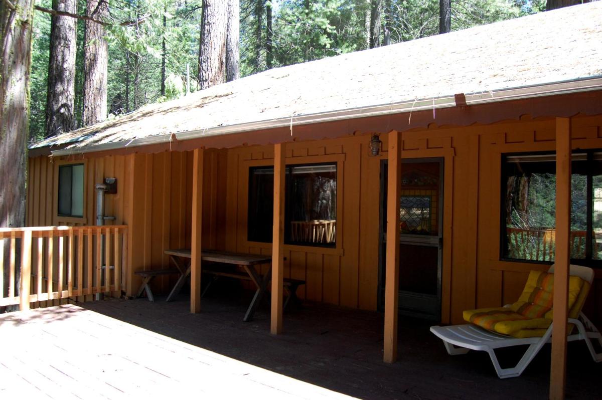 9S Pine Cabin - image 6