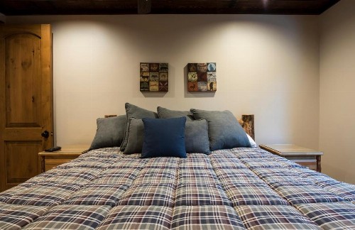 1R Rustic Retreat - image 8