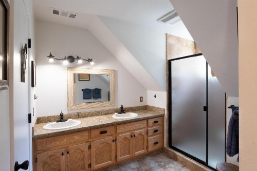 Friends Lodge - 3BR/3BA Holiday Home - image 25