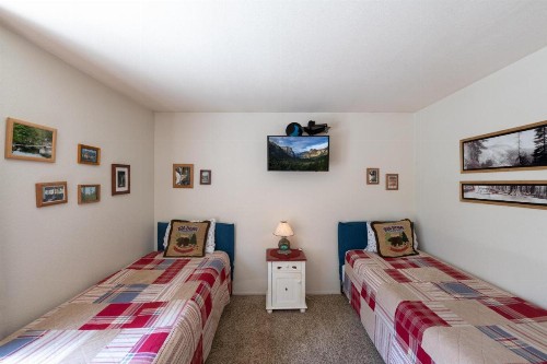 Friends Lodge - 3BR/3BA Holiday Home - image 26