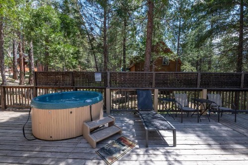 Friends Lodge - 3BR/3BA Holiday Home - image 27