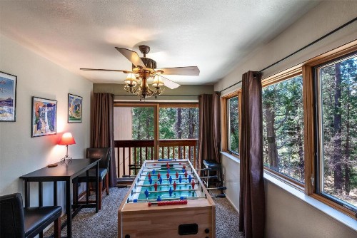 Friends Lodge - 3BR/3BA Holiday Home - image 28
