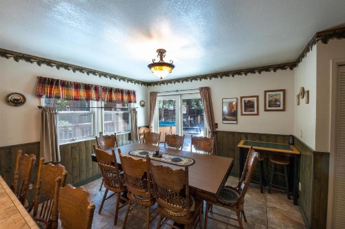 Friends Lodge - 3BR/3BA Holiday Home - image 4