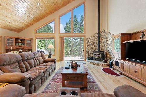 Black Pine Retreat- 5 Mins from Southgate of Yosemite - image 7