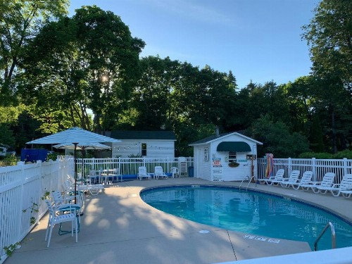 Cedar Court Inn - image 25