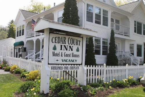 Cedar Court Inn - image 31