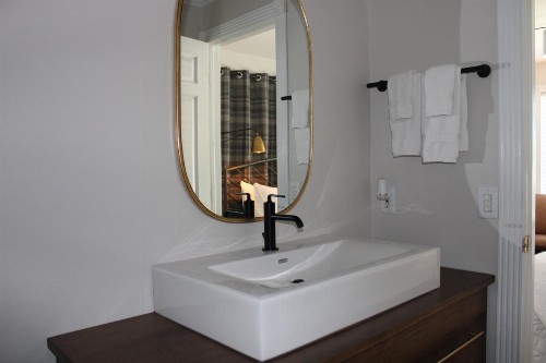 Cedar Court Inn - image 34