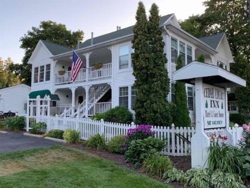 Cedar Court Inn - image 4