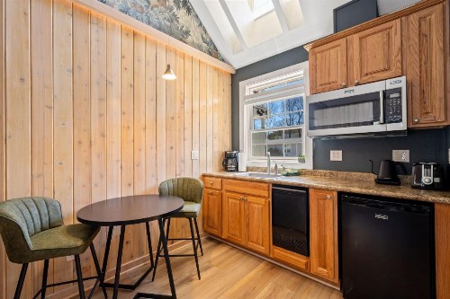 Fish Creek Inn - image 15
