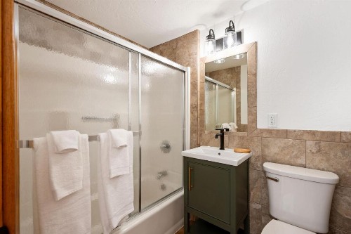 Fish Creek Inn - image 17