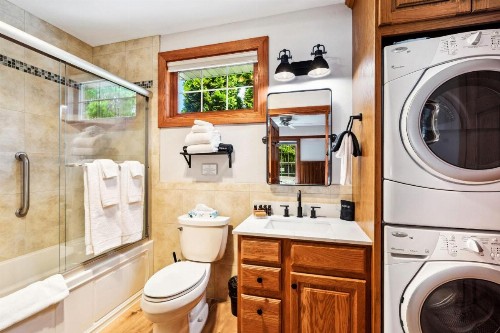 Fish Creek Inn - image 39
