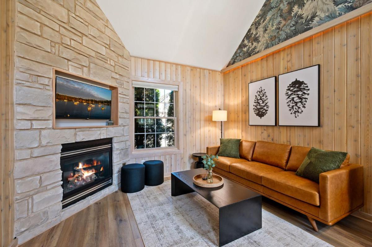 Fish Creek Inn - image 7