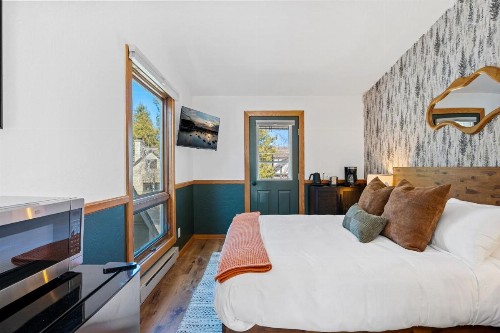 Fish Creek Inn - image 9