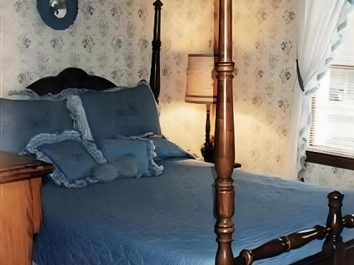 Sturbridge Country Inn - image 16