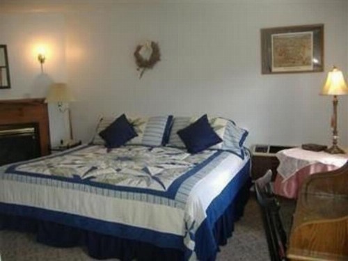 Sturbridge Country Inn - image 18