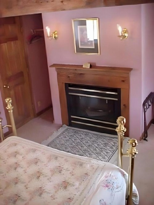 Sturbridge Country Inn - image 23