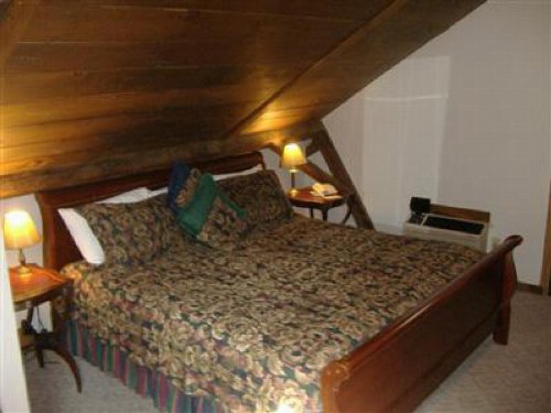 Sturbridge Country Inn - image 41