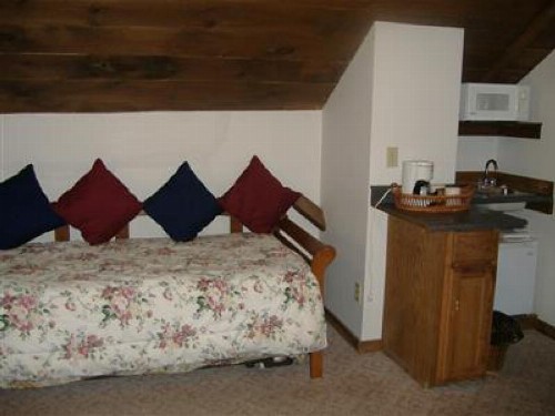 Sturbridge Country Inn - image 44