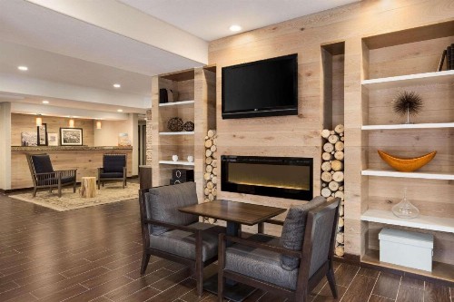 Country Inn & Suites by Radisson Flagstaff AZ - image 5